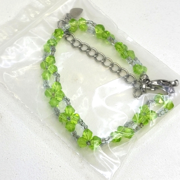 Bright Peridot Beaded Floral Bracelet - Picture 7 of 7